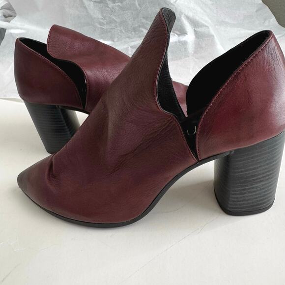 Bueno Jessie Ankle Boots Deep V 3” Block Heel Women’s 38 US 8 Burgundy Brown - Picture 3 of 7